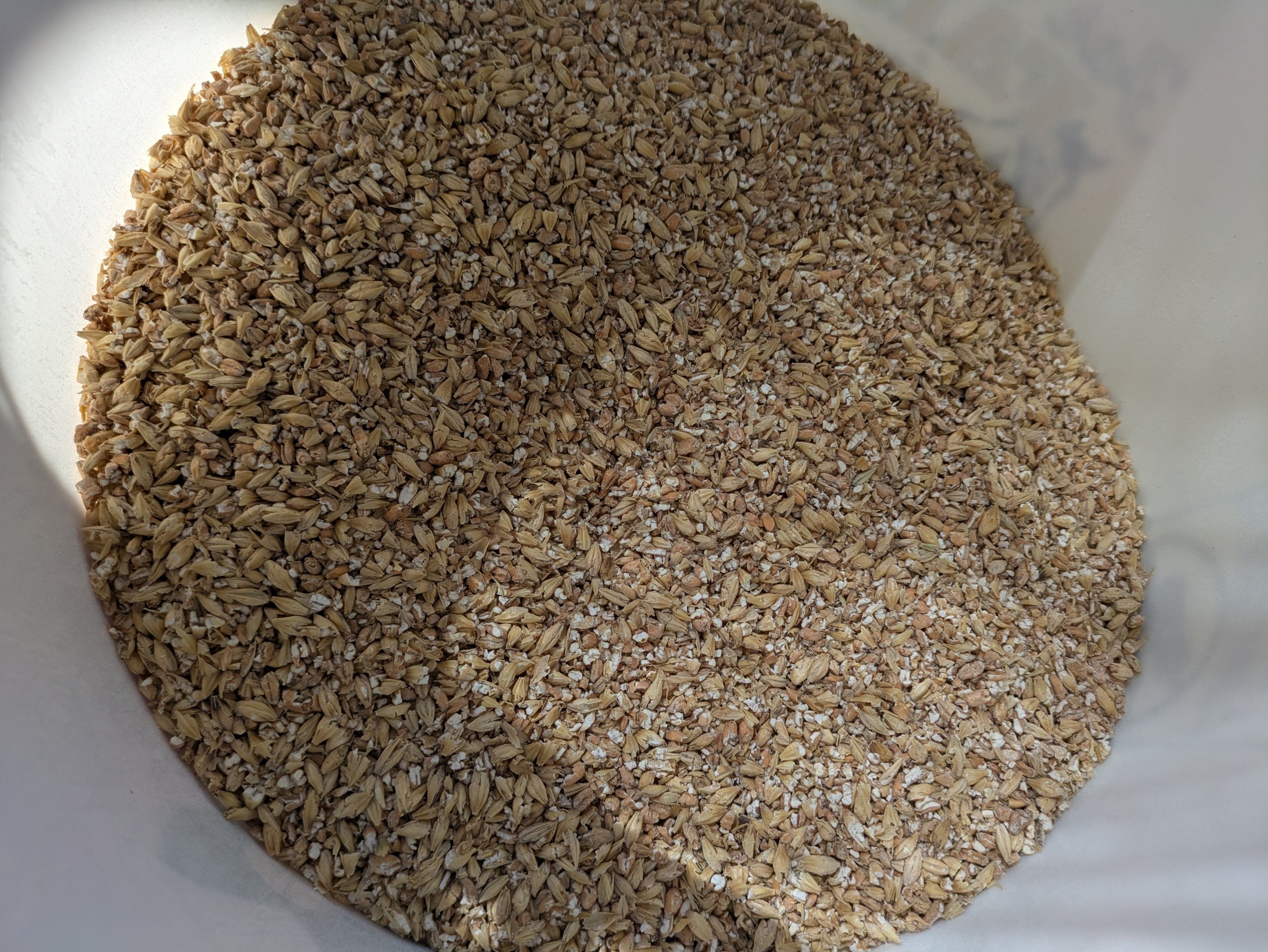 Crushed brewing grains with lots of over milled particles